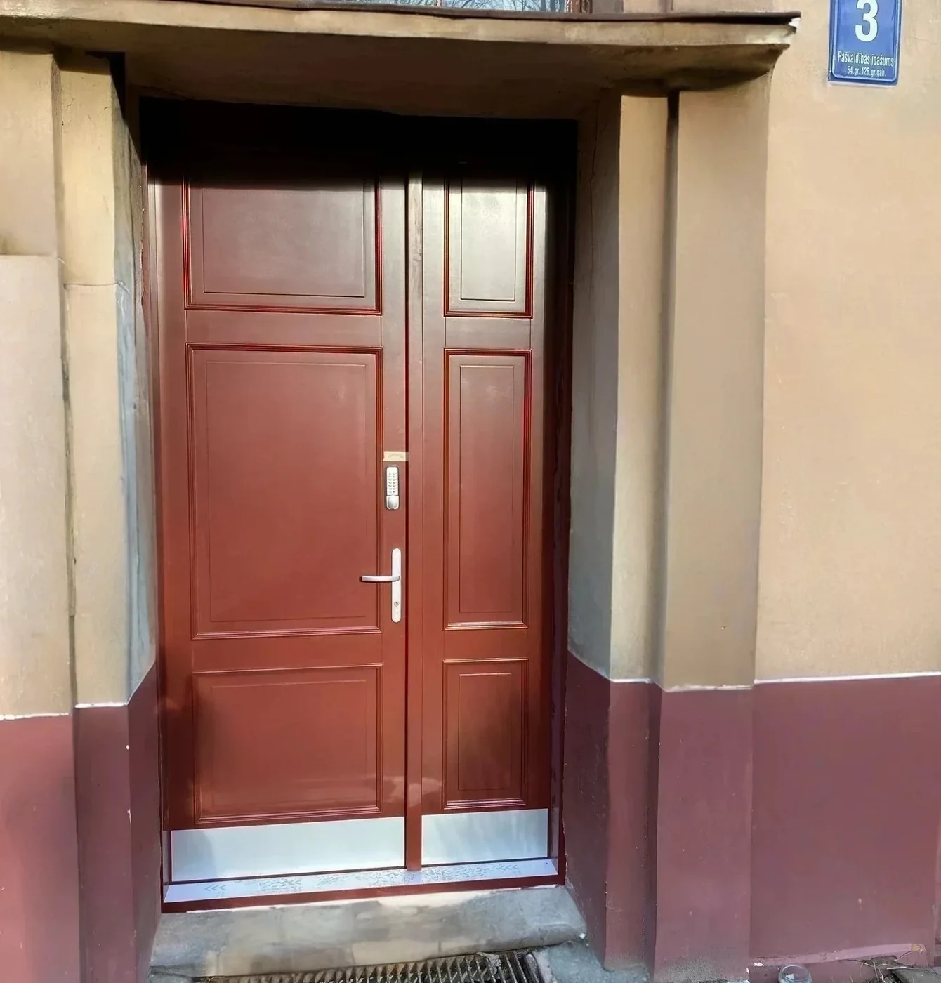 KD04 door